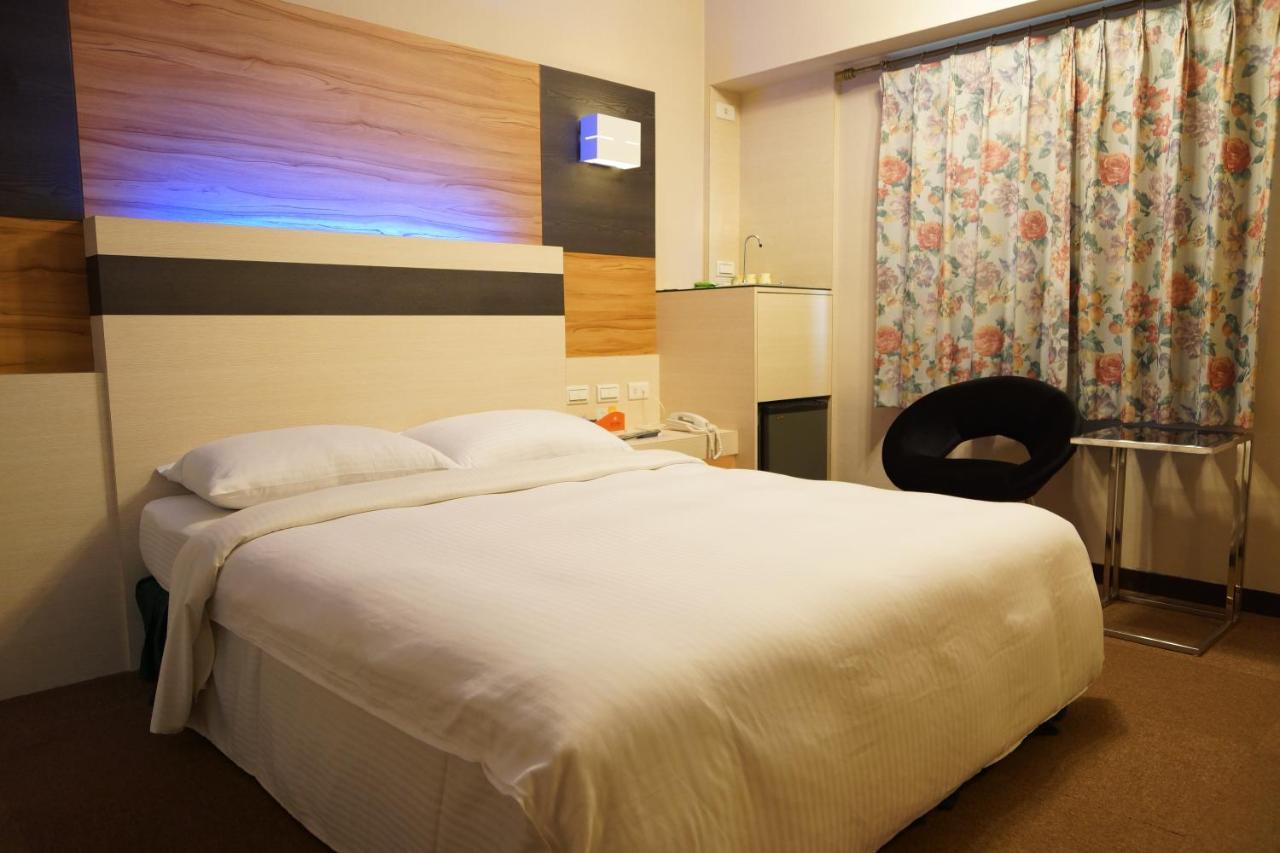 Ying Dai Hotel Tainan Esterno foto